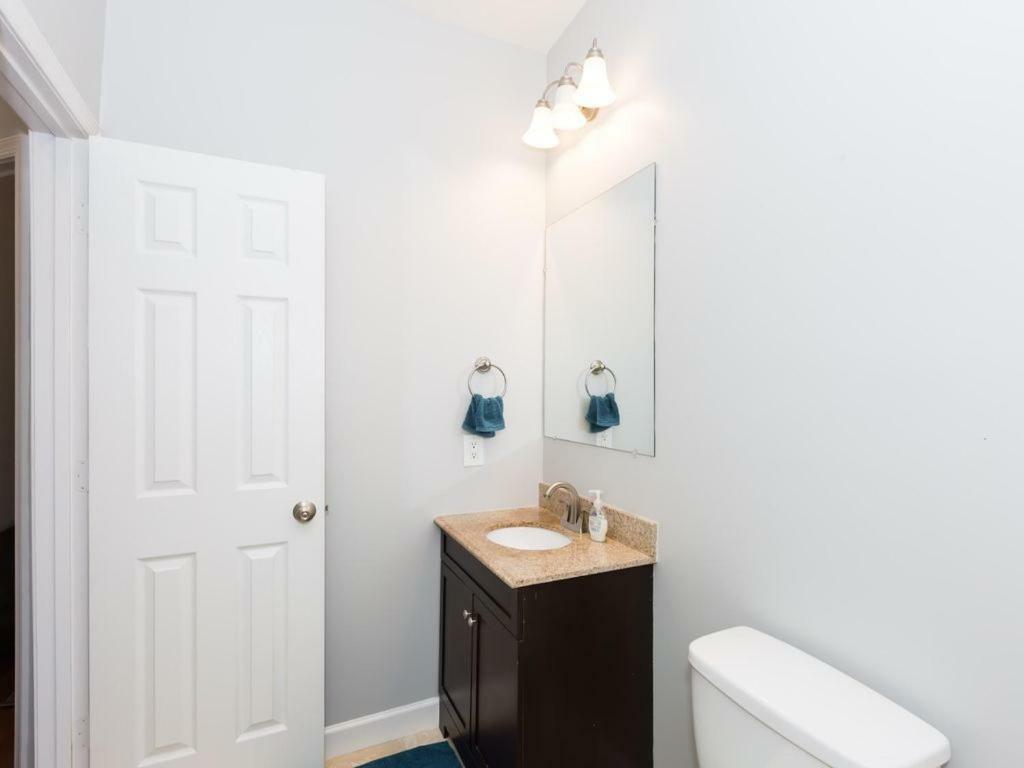 Steps To Convention Center, Downtown Dc, And Metro Station: Private And Comfortable Bedroom/Bathroom Washington Exterior photo